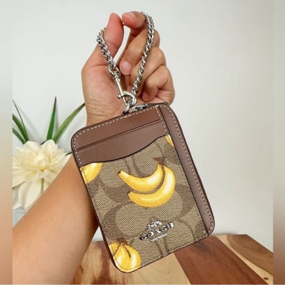 NWT Coach Zip Card Case In Signature Canvas With Banana Print cr833 - Picture 3 of 8